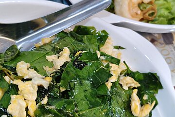 ブログ「タイ料理=辛いは誤解?海上がりに最高な「辛くない」激ウマ現地ローカルフード」サムネイル画像